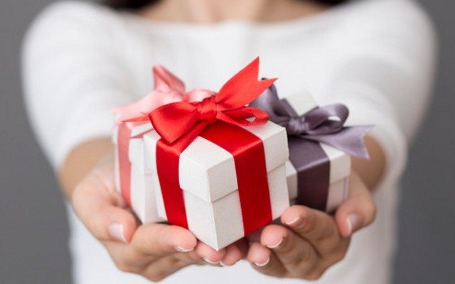 Az ajándékozás protokollja üzleti és magánéletben